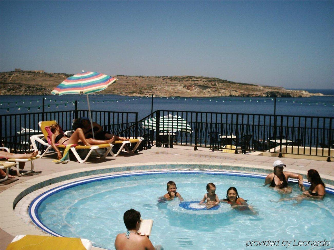 The Mediterranea Hotel & Suites St. Paul's Bay Bagian luar foto